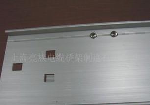 鍍鋅金屬橋架有著什么優(yōu)勢(shì)？